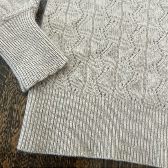 White + Warren Cashmere Scallop Crew Neck Sweater - Picture 5 of 10